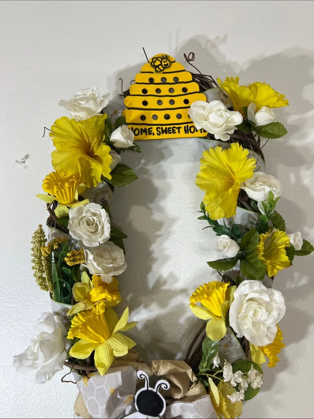 Spring Bee Floral Wreath - Yellow & White